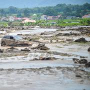 πλημμυρες - ινδονησια