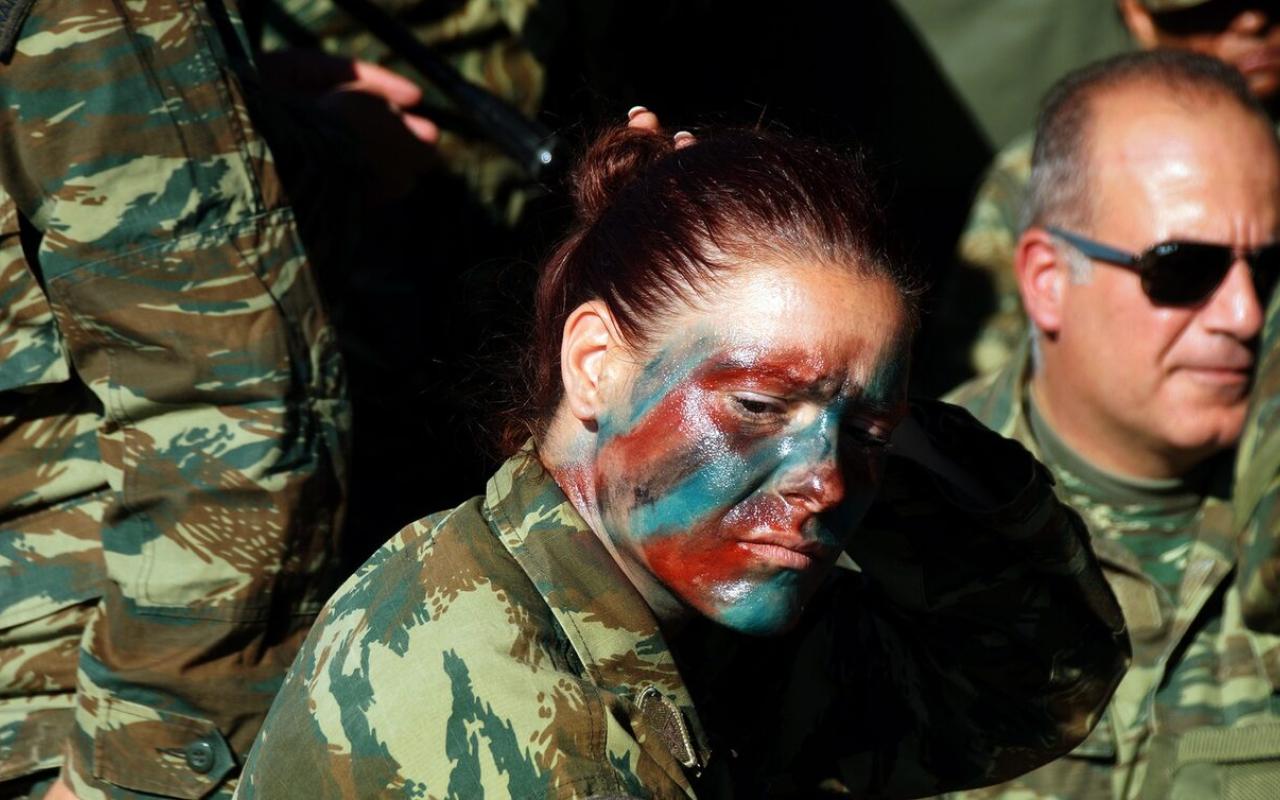 γυναικα στρατιωτης