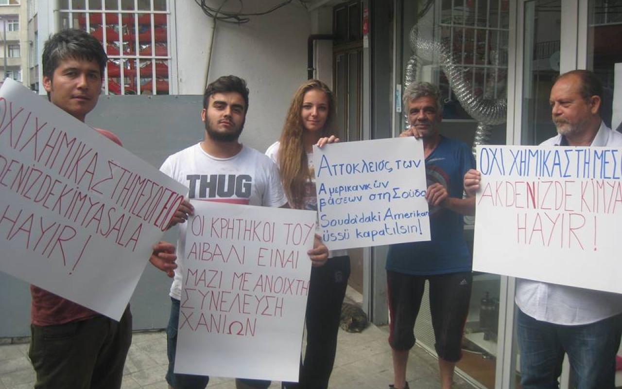 Μήνυμα στήριξης από τους Κρητικούς του Αϊβαλί για τα χημικά στην Κρήτη (φωτο)