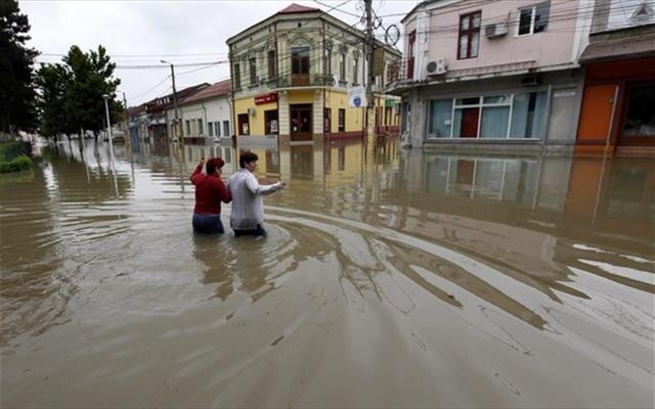 Τρεις νεκροί στη Ρουμανία από πλημμύρες που πλήττουν τα Βαλκάνια