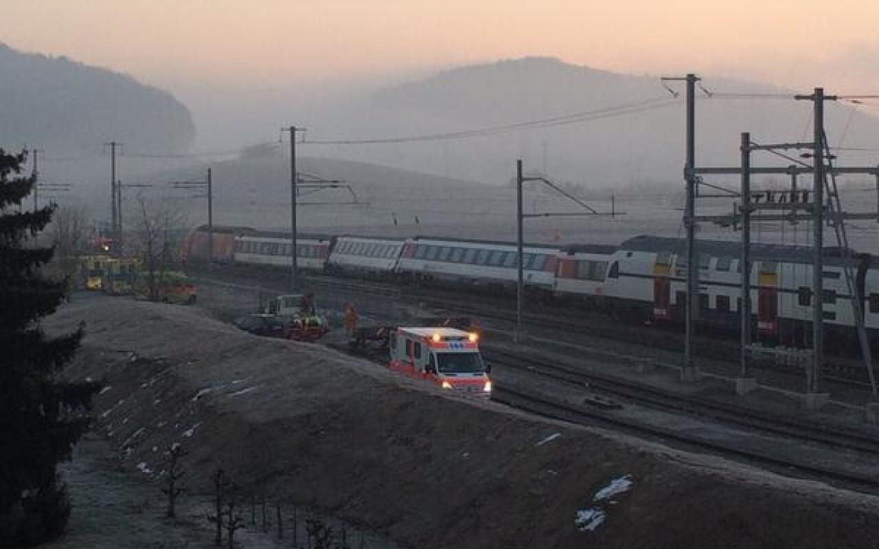 Σύγκρουση τρένων με δεκάδες τραυματίες στη Ζυρίχη