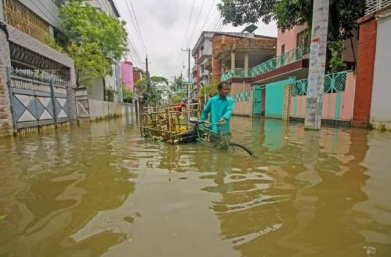 Πλημμύρες, καταστροφές, θάνατοι, Ινδία, Μπαγκλαντές 