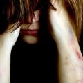 ενδοοικογενειακή βία