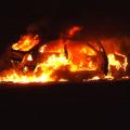 Στις φλόγες τη νύχτα δύο αυτοκίνητα σε Χανιά και Λασίθι